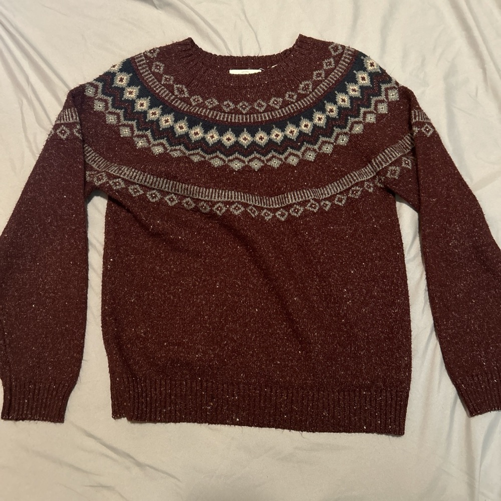 burgundy crewneck sweater